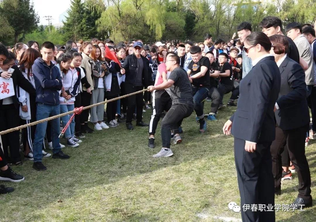 以公寓文化為載體，扎實(shí)推進(jìn)標(biāo)準(zhǔn)化寢室建設(shè)