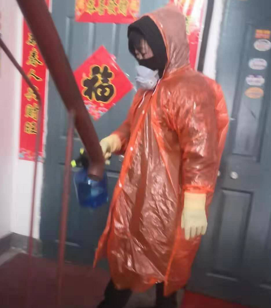 大學生志愿者勇擔當__為疫情防控貢獻青春力量