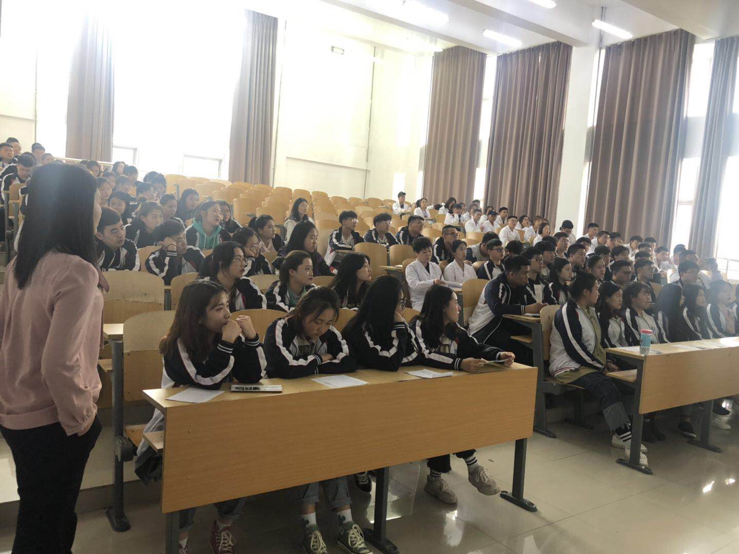 2017級口腔醫(yī)學(xué)技術(shù)專業(yè)學(xué)生實習(xí)宣講大會