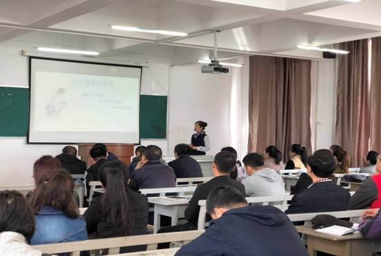 我院禮儀教師為政府和國企進行禮儀培訓