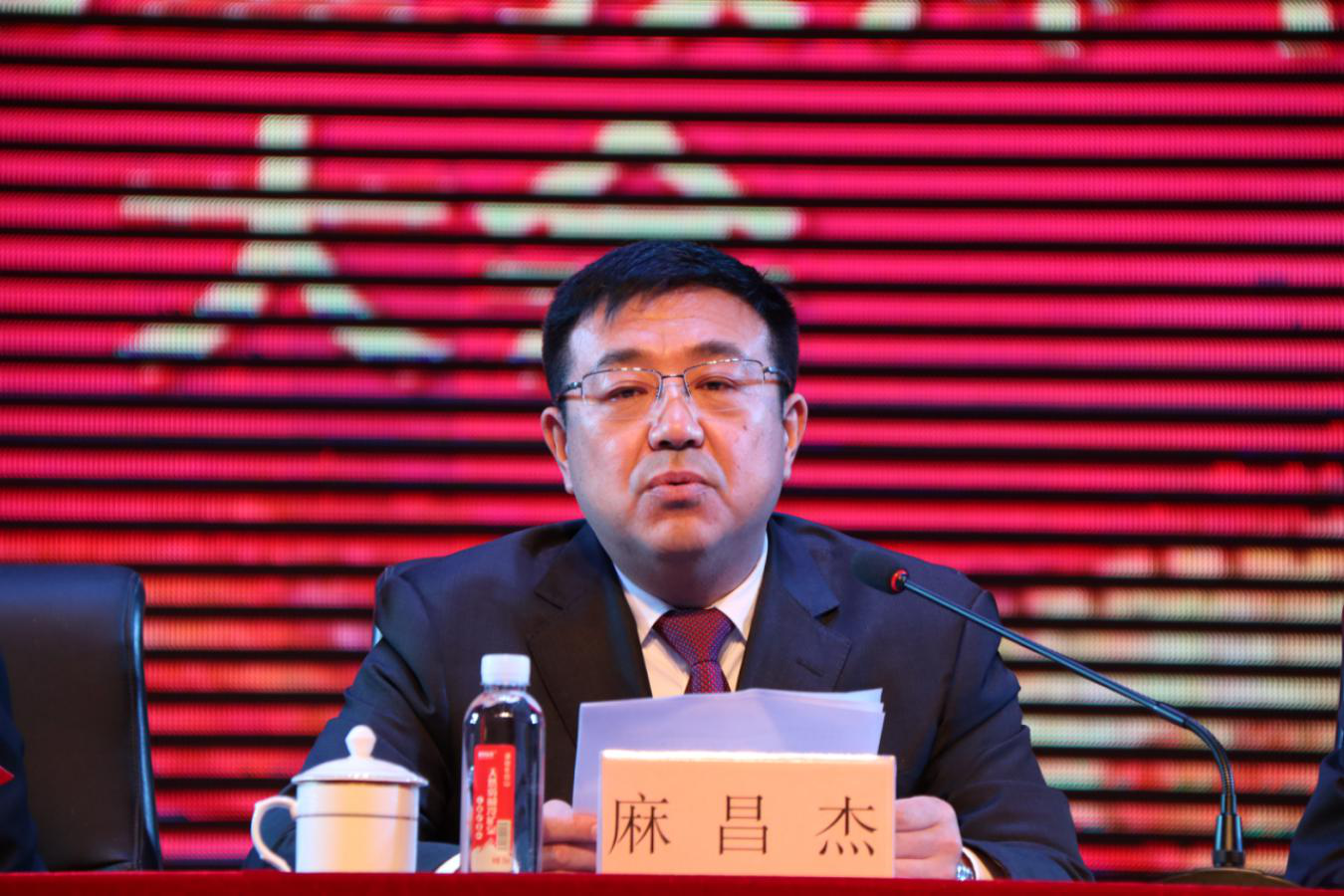 學(xué)院舉行慶祝新中國成立70周年文藝演出暨開學(xué)典禮、教師節(jié)表彰大會(huì)