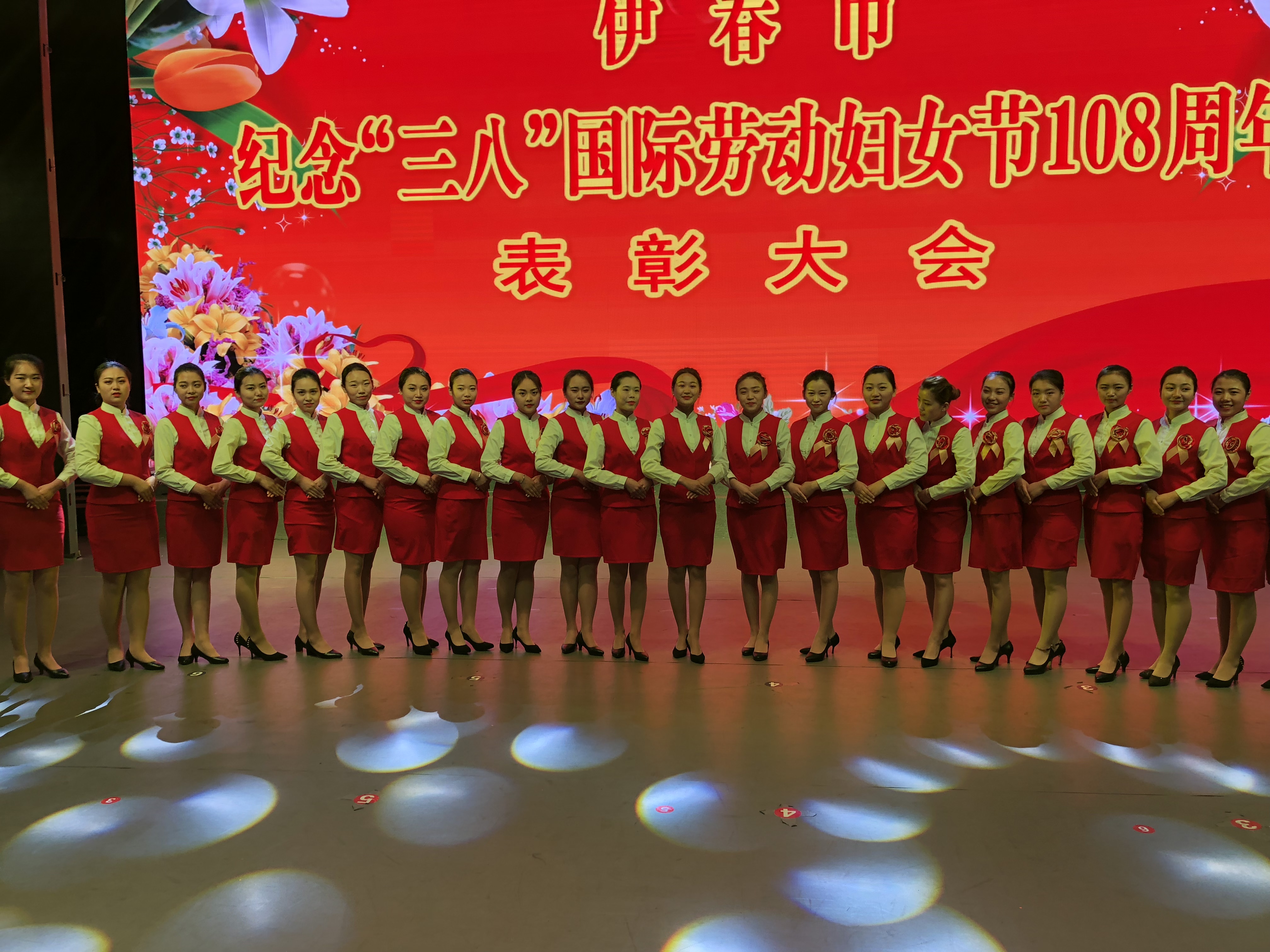 旅游商務(wù)學院高鐵專業(yè)學生為我市大型活動提供志愿服務(wù)