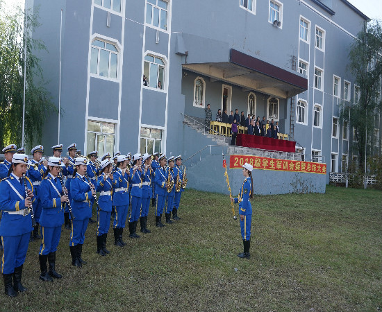 我校舉行2018級新生軍訓匯報暨總結表彰大會