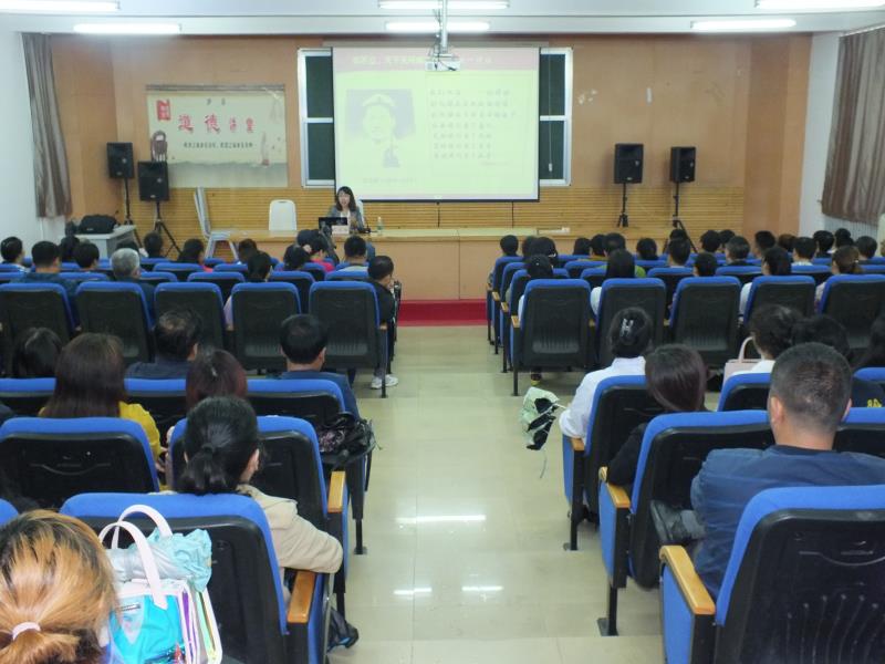 省高校工委講師團成員到我院開展“全省高校師生學(xué)習(xí)新思想同上一堂課”宣講活動